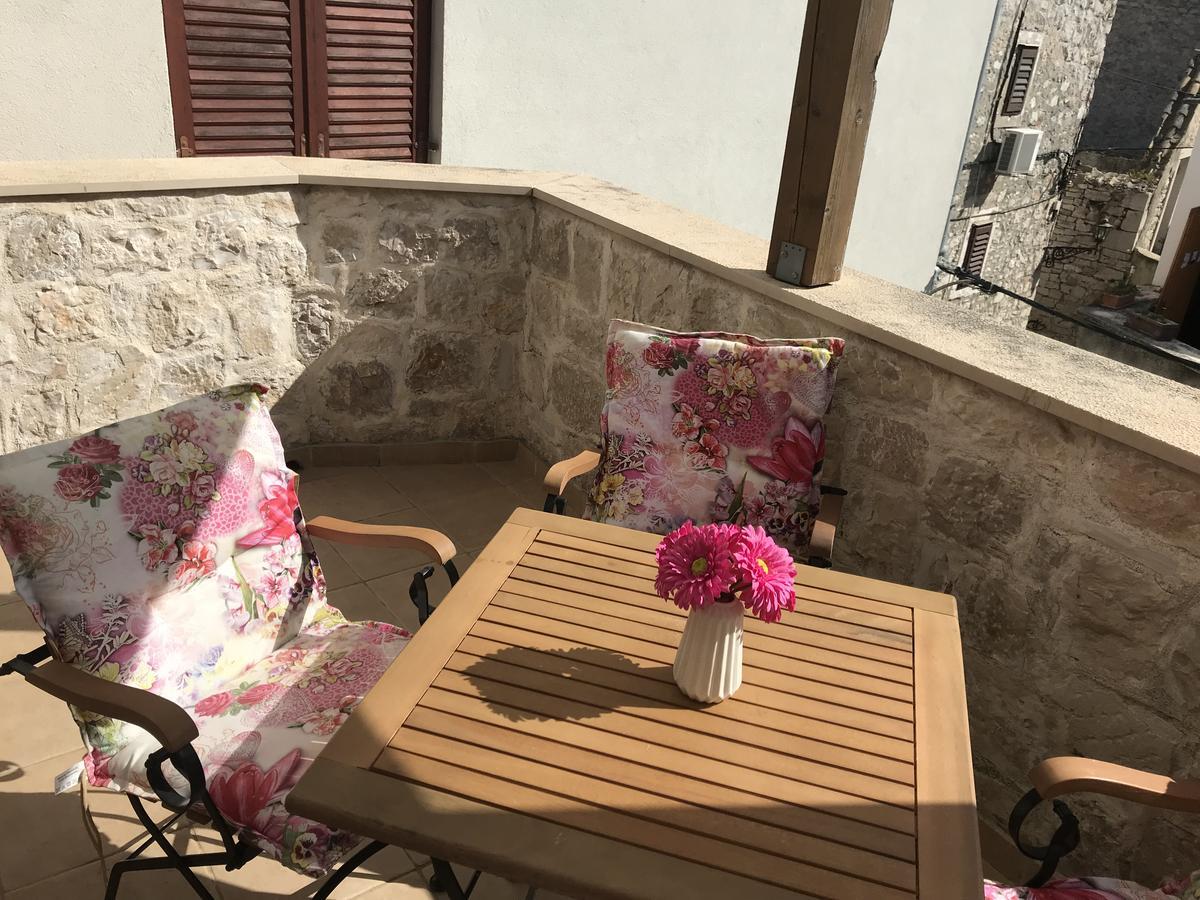 Apartman Toni Tribalj Exteriér fotografie